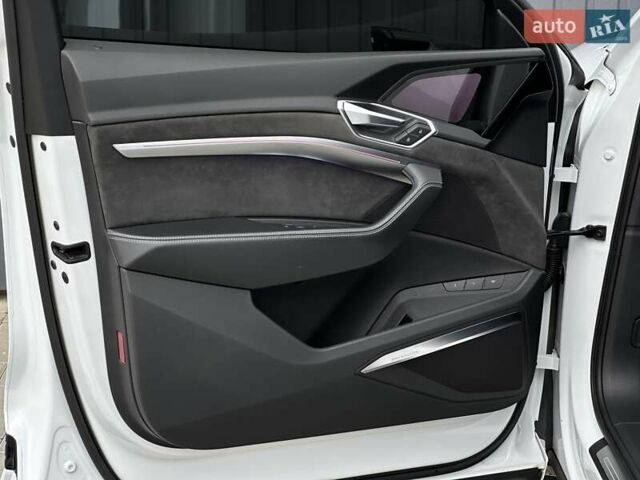 Белый Ауди E-Tron, объемом двигателя 0 л и пробегом 100 тыс. км за 36500 $, фото 31 на Automoto.ua