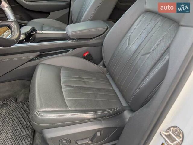 Ауді E-Tron 2020 у Чернівцях на Automoto.ua Білий Ауді E-Tron, об'ємом двигуна 0 л та пробігом 291 тис. км за 27600 $, фото 18 на Automoto.ua