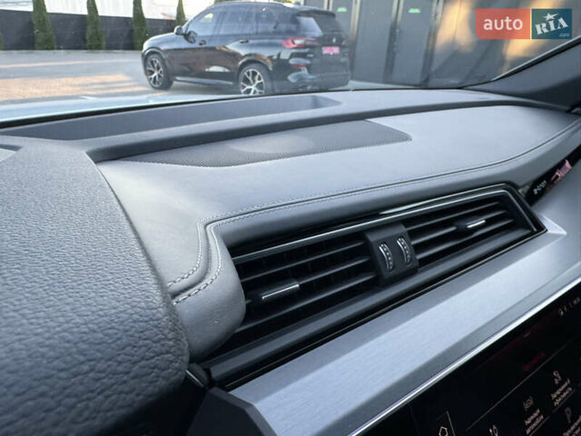 Белый Ауди E-Tron, объемом двигателя 0 л и пробегом 77 тыс. км за 37900 $, фото 33 на Automoto.ua