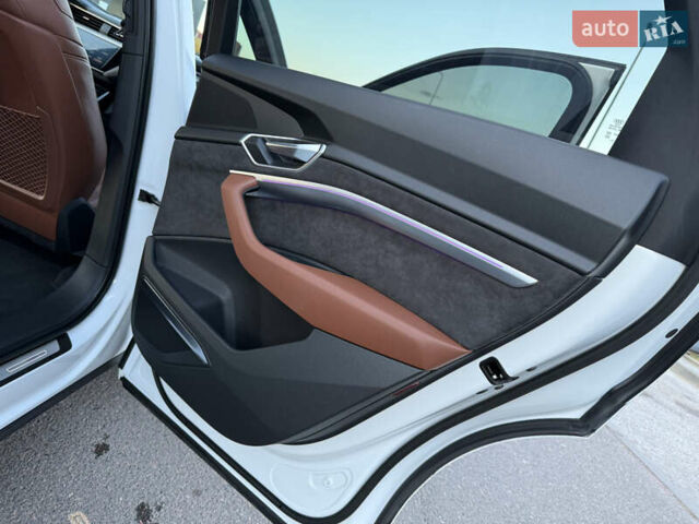 Ауді E-Tron 2020 у Львові на Automoto.ua Білий Ауді E-Tron, об'ємом двигуна 0 л та пробігом 156 тис. км за 29500 $, фото 70 на Automoto.ua