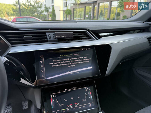 Белый Ауди E-Tron, объемом двигателя 0 л и пробегом 128 тыс. км за 26300 $, фото 22 на Automoto.ua