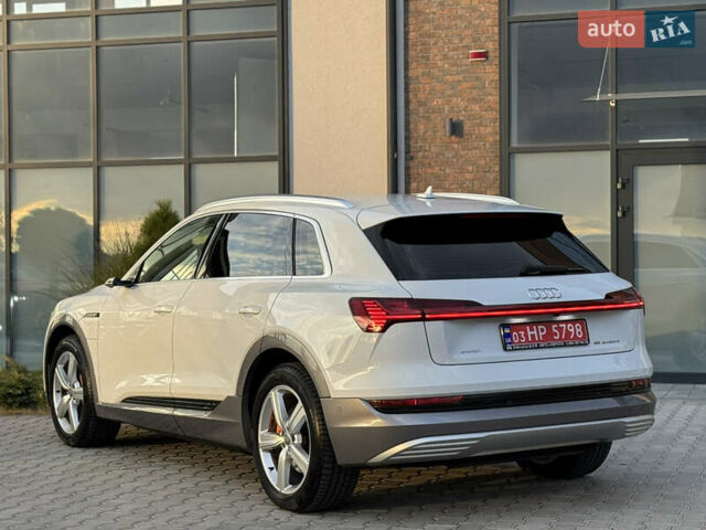 Білий Ауді E-Tron, об'ємом двигуна 0 л та пробігом 98 тис. км за 29700 $, фото 2 на Automoto.ua