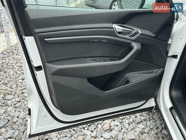 Белый Ауди E-Tron, объемом двигателя 0 л и пробегом 145 тыс. км за 22800 $, фото 39 на Automoto.ua