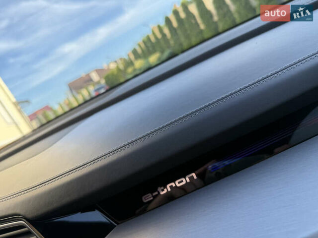 Ауди E-Tron 2020 в Дрогобыче на Automoto.ua Белый Ауди E-Tron, объемом двигателя 0 л и пробегом 156 тыс. км за 29900 $, фото 101 на Automoto.ua