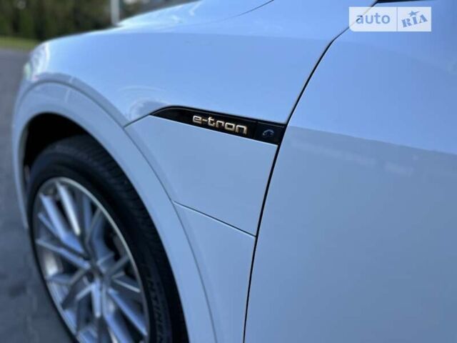 Белый Ауди E-Tron, объемом двигателя 0 л и пробегом 32 тыс. км за 40555 $, фото 35 на Automoto.ua