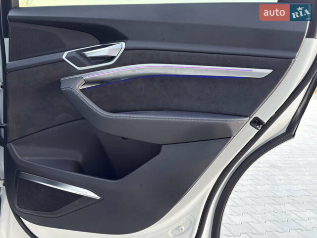 Білий Ауді E-Tron, об'ємом двигуна 0 л та пробігом 89 тис. км за 33500 $, фото 17 на Automoto.ua