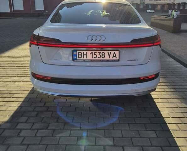 Белый Ауди E-Tron, объемом двигателя 0 л и пробегом 55 тыс. км за 40000 $, фото 8 на Automoto.ua