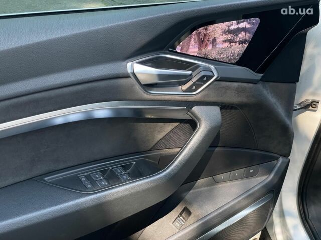 Белый Ауди E-Tron, объемом двигателя 0 л и пробегом 93 тыс. км за 31440 $, фото 28 на Automoto.ua