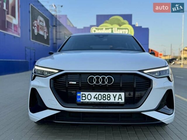 Белый Ауди E-Tron, объемом двигателя 0 л и пробегом 56 тыс. км за 45500 $, фото 8 на Automoto.ua