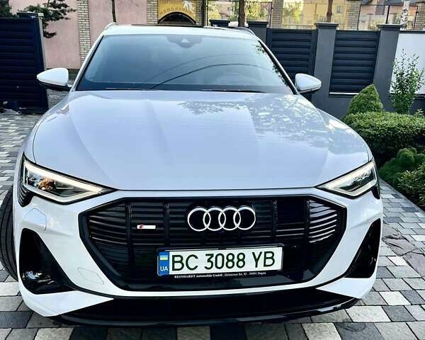 Ауді E-Tron 2020 у Львові на Automoto.ua Білий Ауді E-Tron, об'ємом двигуна 0 л та пробігом 59 тис. км за 39900 $, фото 6 на Automoto.ua