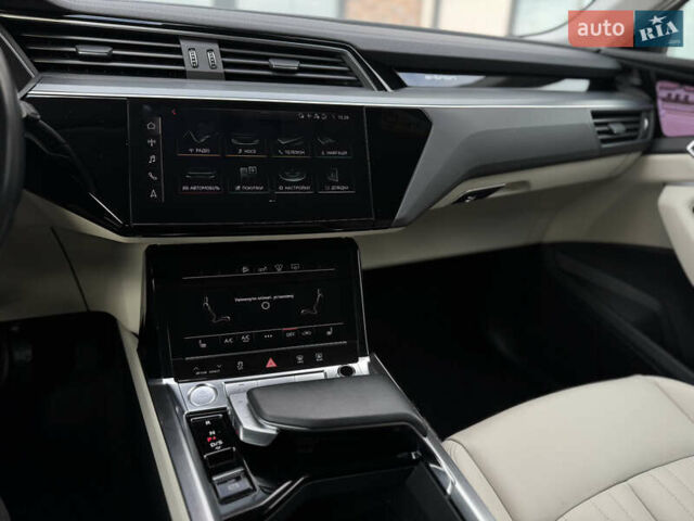 Білий Ауді E-Tron, об'ємом двигуна 0 л та пробігом 98 тис. км за 29700 $, фото 83 на Automoto.ua