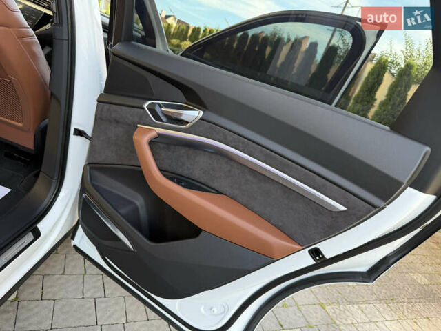Ауди E-Tron 2020 в Дрогобыче на Automoto.ua Белый Ауди E-Tron, объемом двигателя 0 л и пробегом 156 тыс. км за 29900 $, фото 71 на Automoto.ua