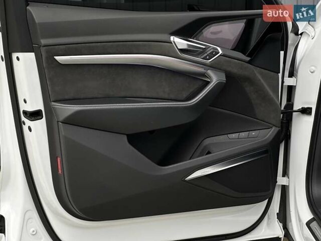 Белый Ауди E-Tron, объемом двигателя 0 л и пробегом 100 тыс. км за 36500 $, фото 33 на Automoto.ua
