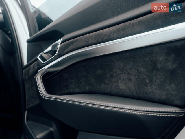 Белый Ауди E-Tron, объемом двигателя 0 л и пробегом 53 тыс. км за 41000 $, фото 16 на Automoto.ua