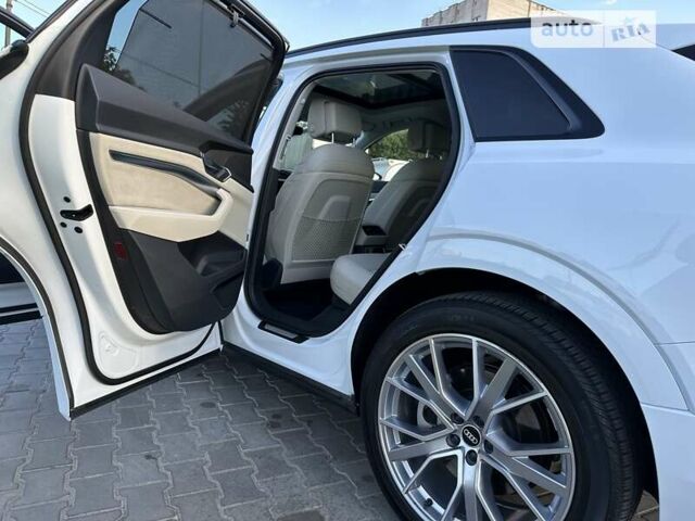 Белый Ауди E-Tron, объемом двигателя 0 л и пробегом 32 тыс. км за 40555 $, фото 25 на Automoto.ua