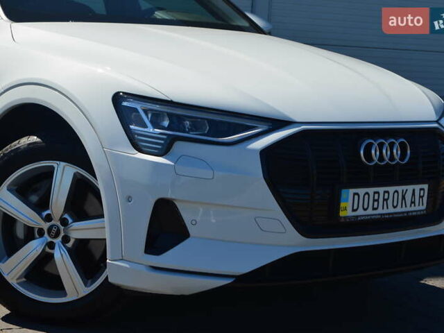 Белый Ауди E-Tron, объемом двигателя 0 л и пробегом 66 тыс. км за 34229 $, фото 4 на Automoto.ua