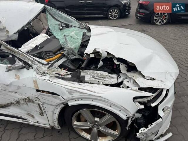 Белый Ауди E-Tron, объемом двигателя 0 л и пробегом 40 тыс. км за 13200 $, фото 7 на Automoto.ua