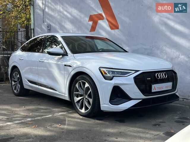 Белый Ауди E-Tron, объемом двигателя 0 л и пробегом 16 тыс. км за 46990 $, фото 15 на Automoto.ua