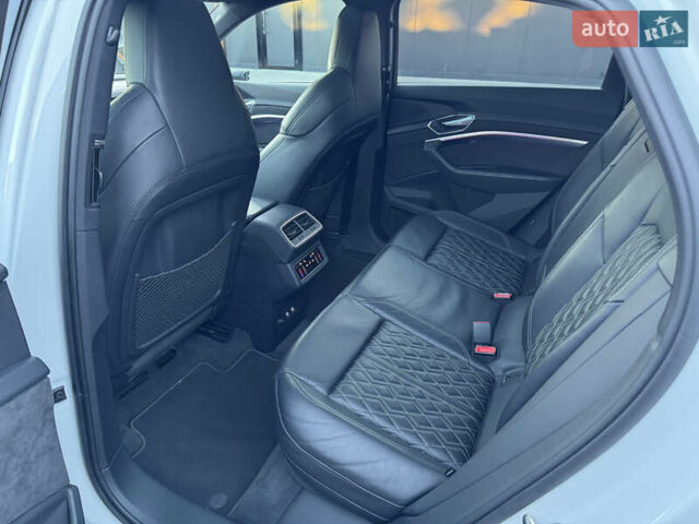 Белый Ауди E-Tron, объемом двигателя 0 л и пробегом 77 тыс. км за 37900 $, фото 40 на Automoto.ua