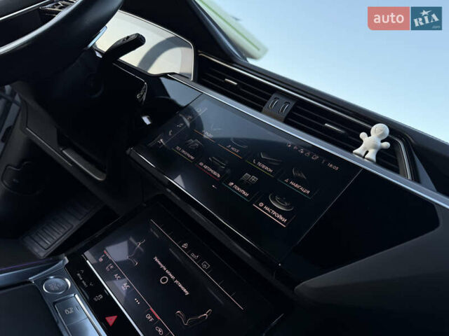 Ауді E-Tron 2020 у Львові на Automoto.ua Білий Ауді E-Tron, об'ємом двигуна 0 л та пробігом 156 тис. км за 29500 $, фото 84 на Automoto.ua