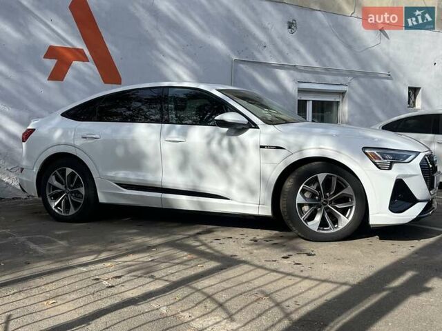 Белый Ауди E-Tron, объемом двигателя 0 л и пробегом 16 тыс. км за 46990 $, фото 13 на Automoto.ua