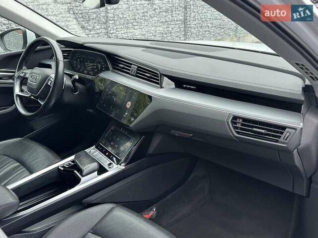 Белый Ауди E-Tron, объемом двигателя 0 л и пробегом 145 тыс. км за 22800 $, фото 66 на Automoto.ua