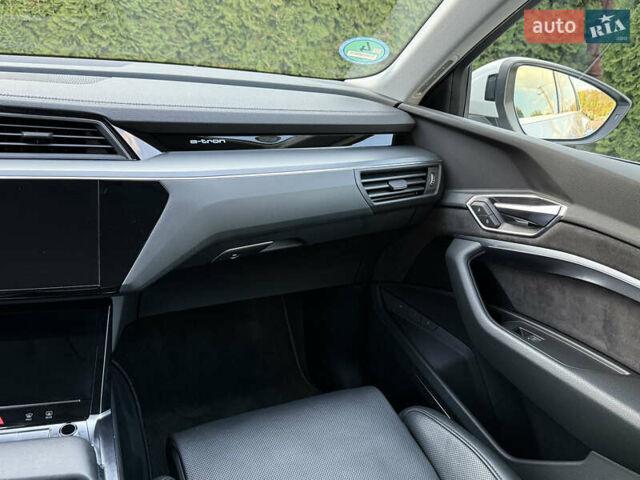 Белый Ауди E-Tron, объемом двигателя 0 л и пробегом 198 тыс. км за 27800 $, фото 84 на Automoto.ua