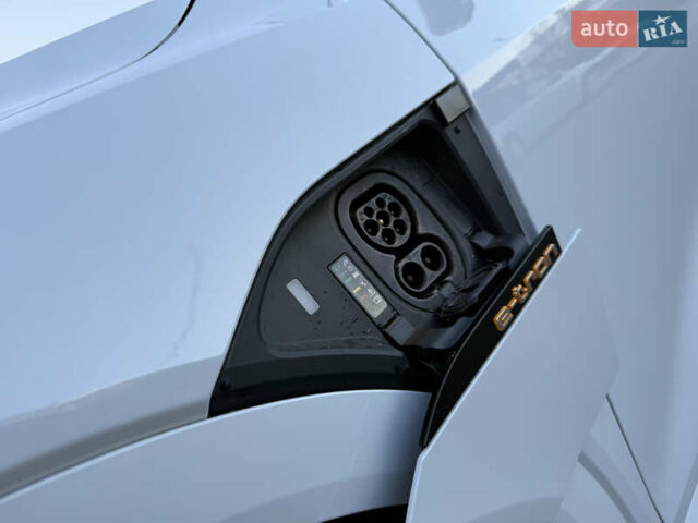 Ауді E-Tron 2020 у Львові на Automoto.ua Білий Ауді E-Tron, об'ємом двигуна 0 л та пробігом 156 тис. км за 29500 $, фото 28 на Automoto.ua
