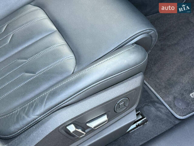 Белый Ауди E-Tron, объемом двигателя 0 л и пробегом 198 тыс. км за 27400 $, фото 62 на Automoto.ua