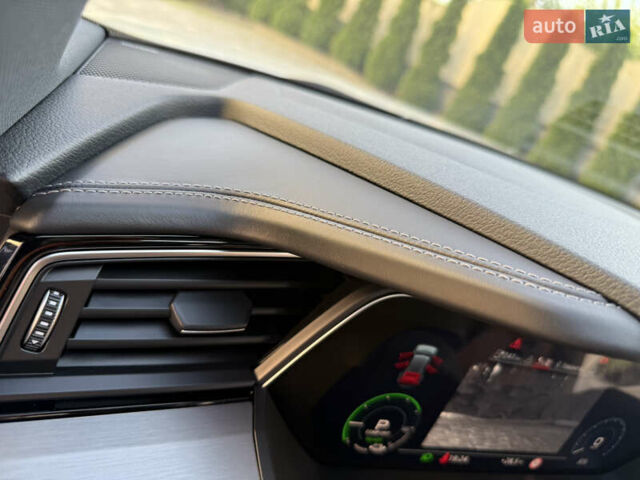 Ауди E-Tron 2020 в Дрогобыче на Automoto.ua Белый Ауди E-Tron, объемом двигателя 0 л и пробегом 156 тыс. км за 29900 $, фото 62 на Automoto.ua