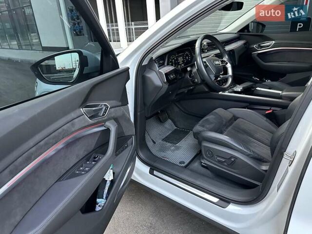 Білий Ауді E-Tron, об'ємом двигуна 0 л та пробігом 41 тис. км за 37500 $, фото 17 на Automoto.ua