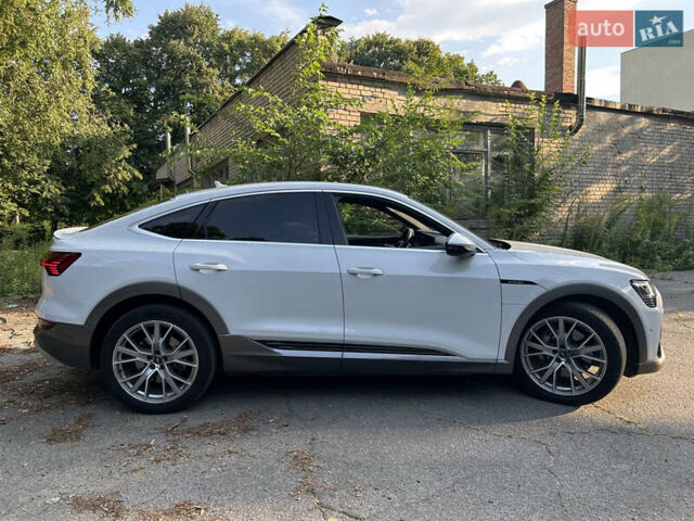 Белый Ауди E-Tron, объемом двигателя 0 л и пробегом 111 тыс. км за 30900 $, фото 14 на Automoto.ua