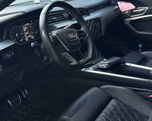 Белый Ауди E-Tron, объемом двигателя 0 л и пробегом 95 тыс. км за 39999 $, фото 16 на Automoto.ua