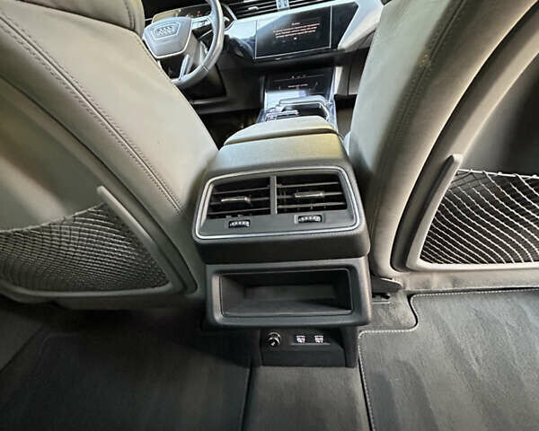 Белый Ауди E-Tron, объемом двигателя 0 л и пробегом 111 тыс. км за 30900 $, фото 35 на Automoto.ua