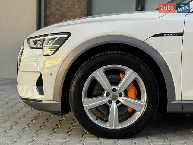 Білий Ауді E-Tron, об'ємом двигуна 0 л та пробігом 98 тис. км за 29700 $, фото 42 на Automoto.ua