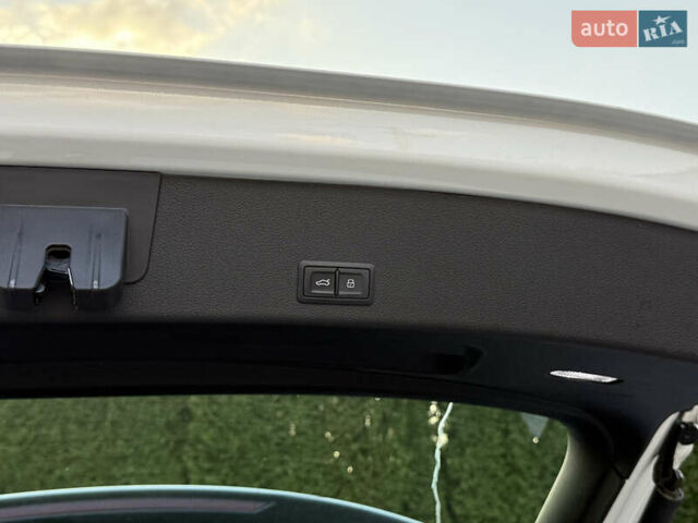 Белый Ауди E-Tron, объемом двигателя 0 л и пробегом 198 тыс. км за 27800 $, фото 54 на Automoto.ua