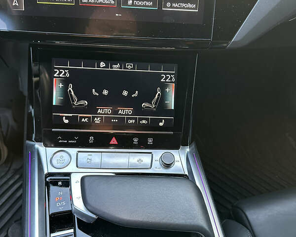 Белый Ауди E-Tron, объемом двигателя 0 л и пробегом 76 тыс. км за 28596 $, фото 7 на Automoto.ua