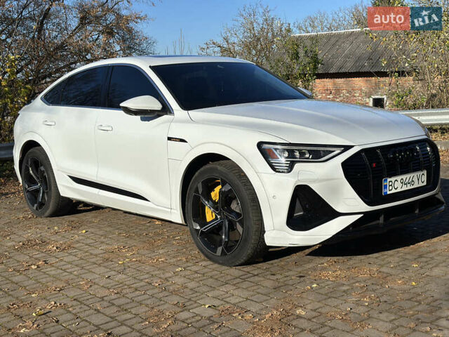 Білий Ауді E-Tron, об'ємом двигуна 0 л та пробігом 69 тис. км за 37000 $, фото 3 на Automoto.ua
