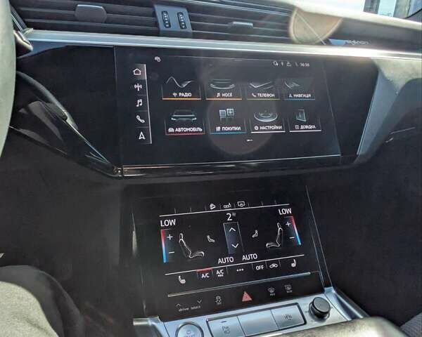 Білий Ауді E-Tron, об'ємом двигуна 0 л та пробігом 66 тис. км за 29650 $, фото 18 на Automoto.ua