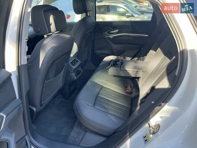 Белый Ауди E-Tron, объемом двигателя 0 л и пробегом 16 тыс. км за 46990 $, фото 56 на Automoto.ua