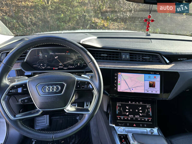 Білий Ауді E-Tron, об'ємом двигуна 0 л та пробігом 69 тис. км за 37000 $, фото 9 на Automoto.ua
