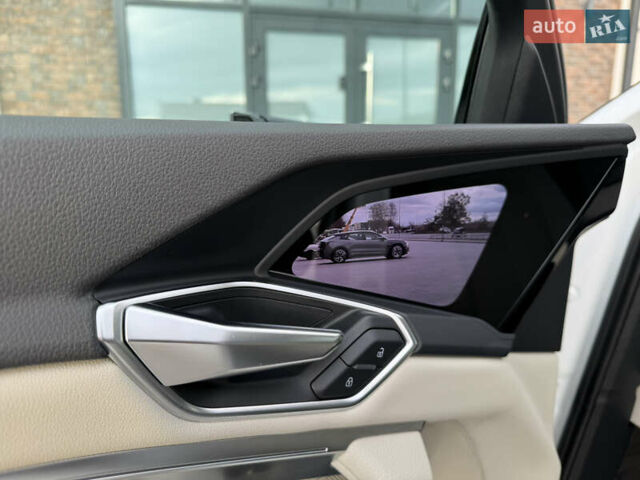 Білий Ауді E-Tron, об'ємом двигуна 0 л та пробігом 98 тис. км за 29700 $, фото 65 на Automoto.ua