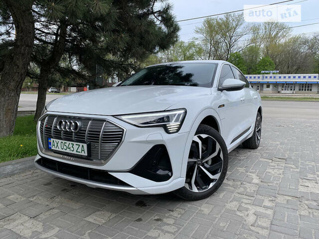 Білий Ауді E-Tron, об'ємом двигуна 0 л та пробігом 19 тис. км за 56000 $, фото 2 на Automoto.ua