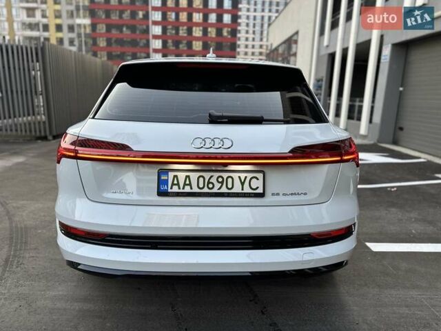 Білий Ауді E-Tron, об'ємом двигуна 0 л та пробігом 41 тис. км за 37500 $, фото 8 на Automoto.ua