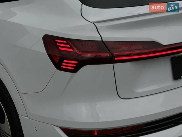 Белый Ауди E-Tron, объемом двигателя 0 л и пробегом 100 тыс. км за 36500 $, фото 16 на Automoto.ua