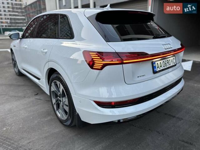 Білий Ауді E-Tron, об'ємом двигуна 0 л та пробігом 41 тис. км за 37500 $, фото 6 на Automoto.ua