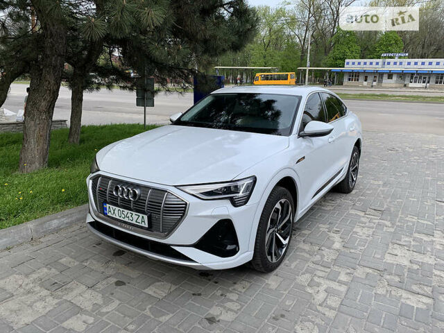 Білий Ауді E-Tron, об'ємом двигуна 0 л та пробігом 19 тис. км за 56000 $, фото 3 на Automoto.ua