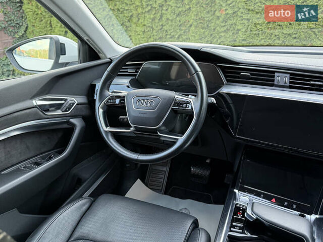 Белый Ауди E-Tron, объемом двигателя 0 л и пробегом 198 тыс. км за 27800 $, фото 82 на Automoto.ua