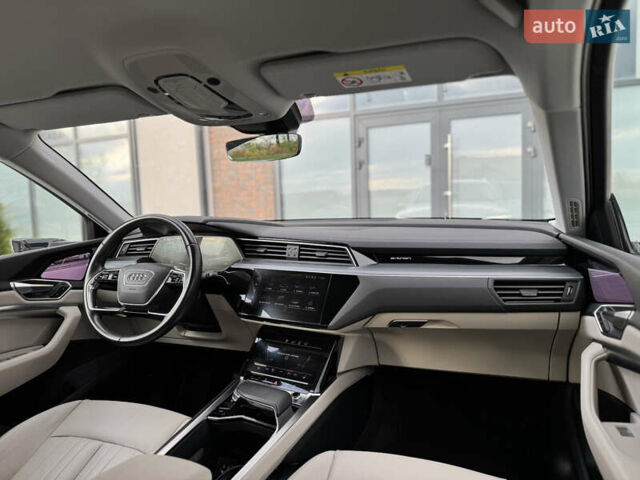 Білий Ауді E-Tron, об'ємом двигуна 0 л та пробігом 98 тис. км за 29700 $, фото 60 на Automoto.ua