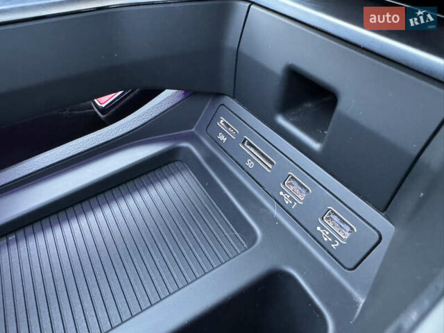 Белый Ауди E-Tron, объемом двигателя 0 л и пробегом 77 тыс. км за 37900 $, фото 37 на Automoto.ua